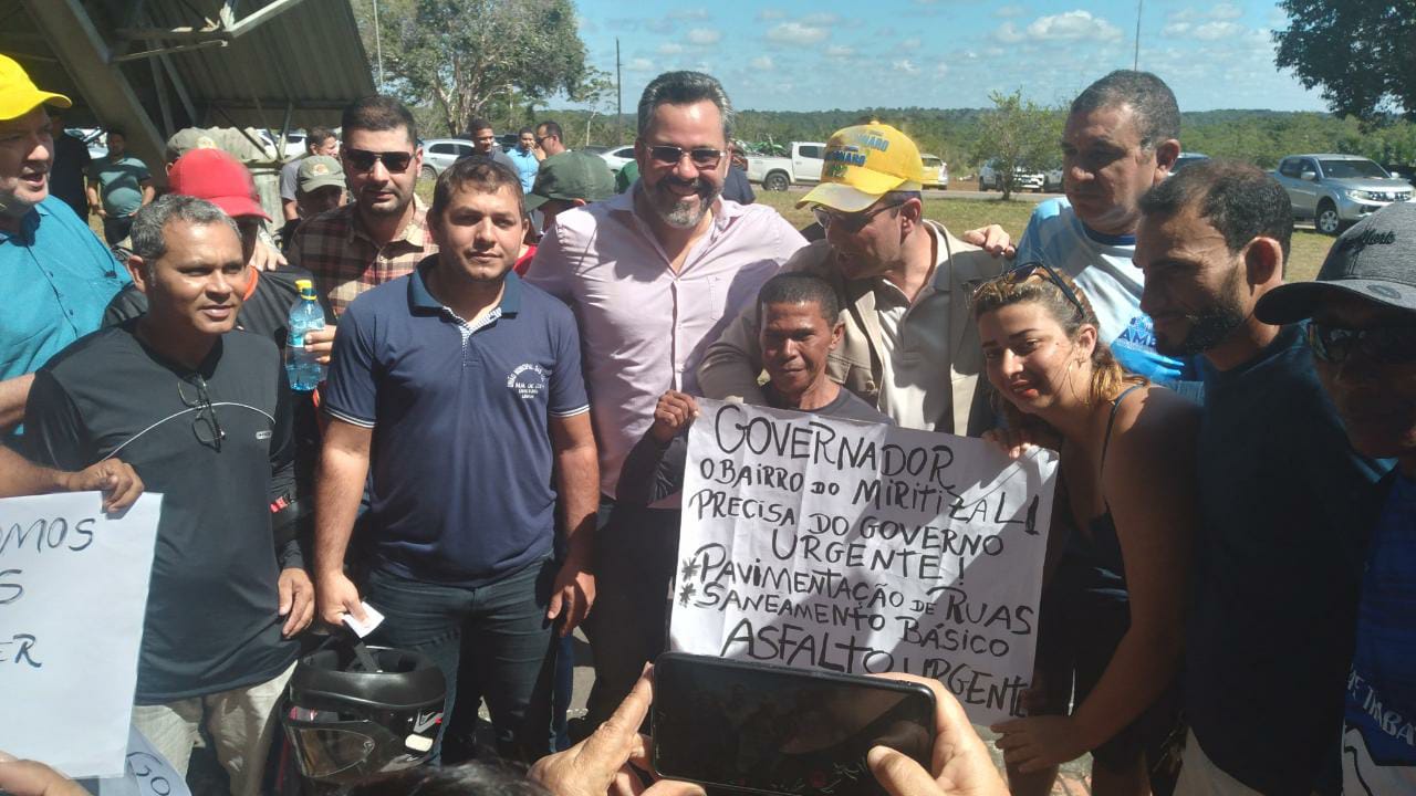 Em Cruzeiro do Sul, moradores do Miritizal reclamam a Gladson a falta de pavimentação e saneamento